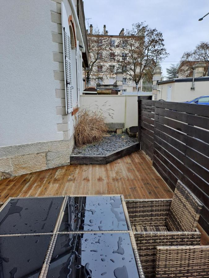 Bel Appartement Grande Terrasse Avec Parking A Dijon Luaran gambar