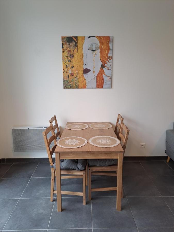 Bel Appartement Grande Terrasse Avec Parking A Dijon Luaran gambar
