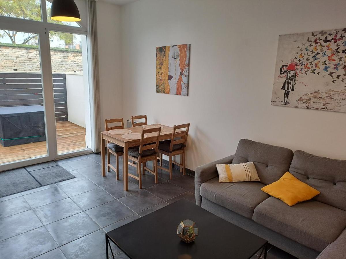 Bel Appartement Grande Terrasse Avec Parking A Dijon Luaran gambar