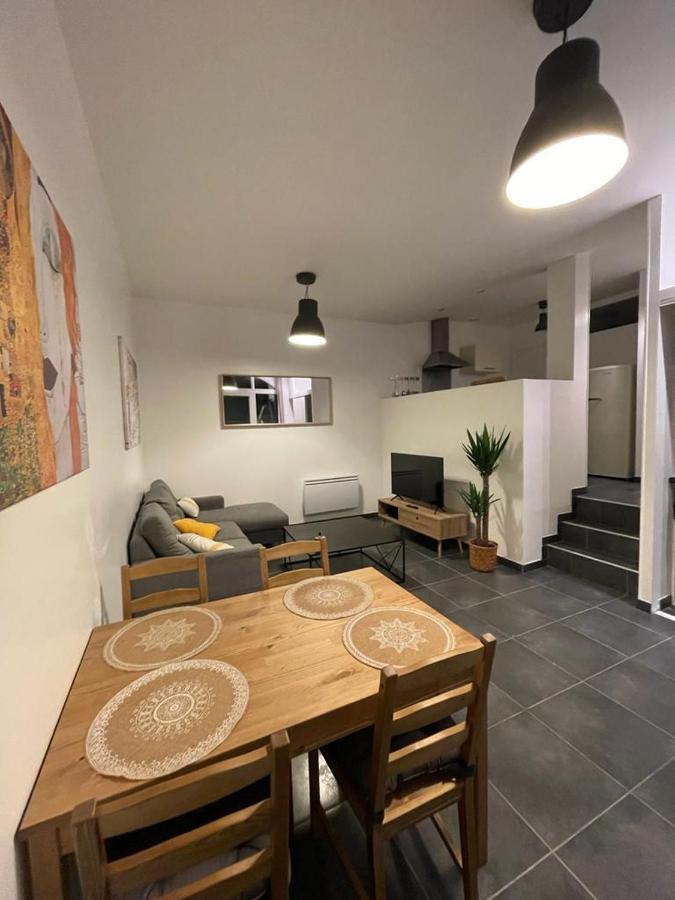 Bel Appartement Grande Terrasse Avec Parking A Dijon Luaran gambar